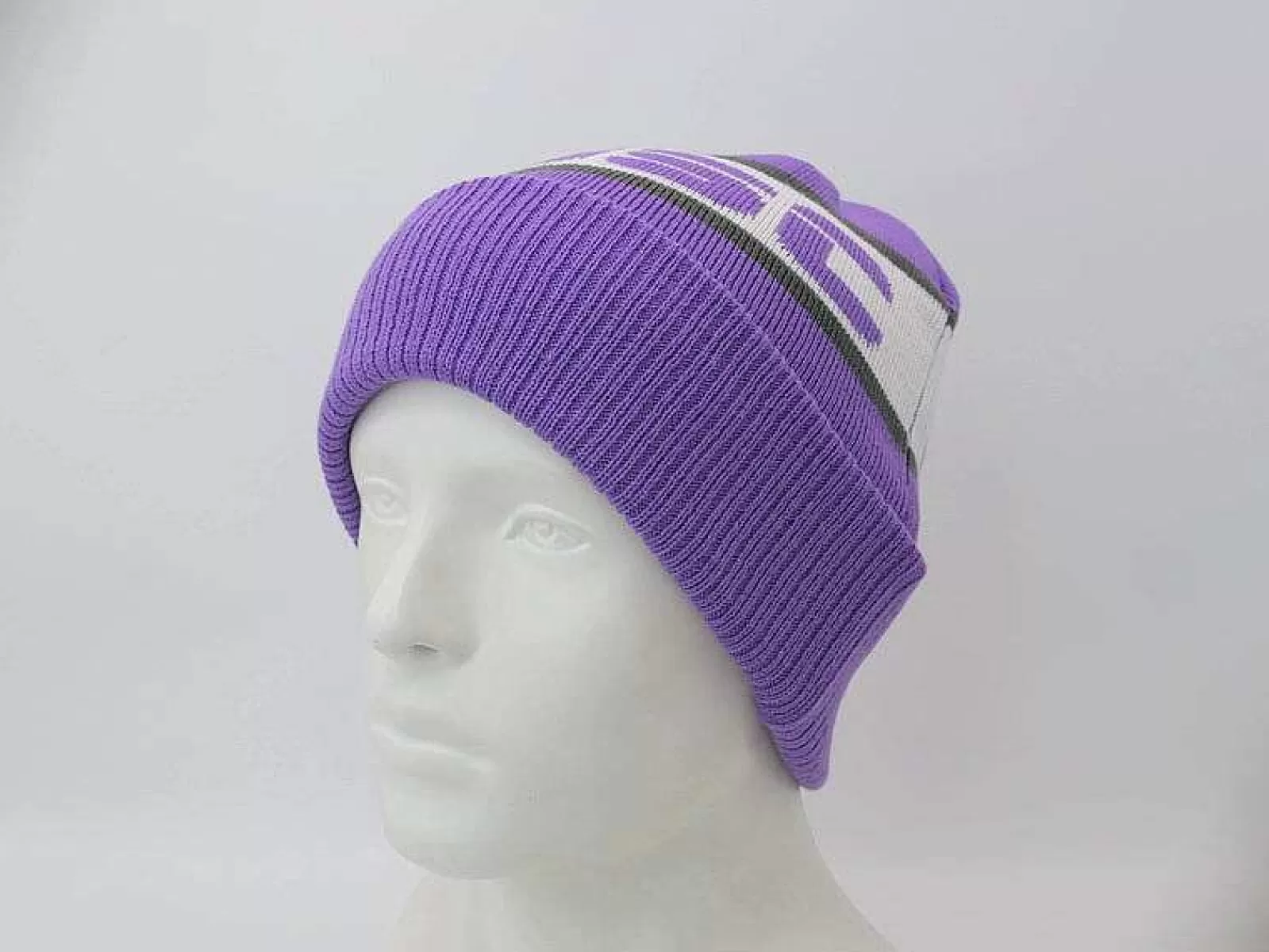 OOSC Beanies< Apres Beanie - Purple, White, Grey